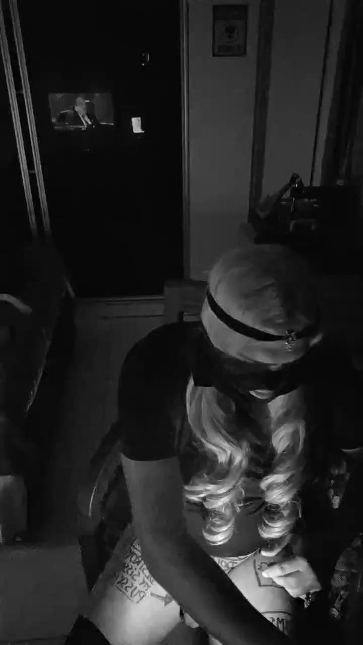 Offline brunasissydoll on Cam4
