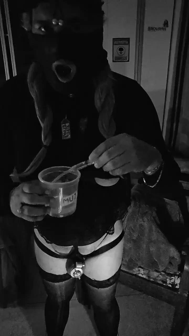 Offline brunasissydoll on Cam4