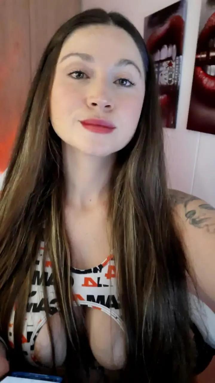 BruunaLove_ on Cam4