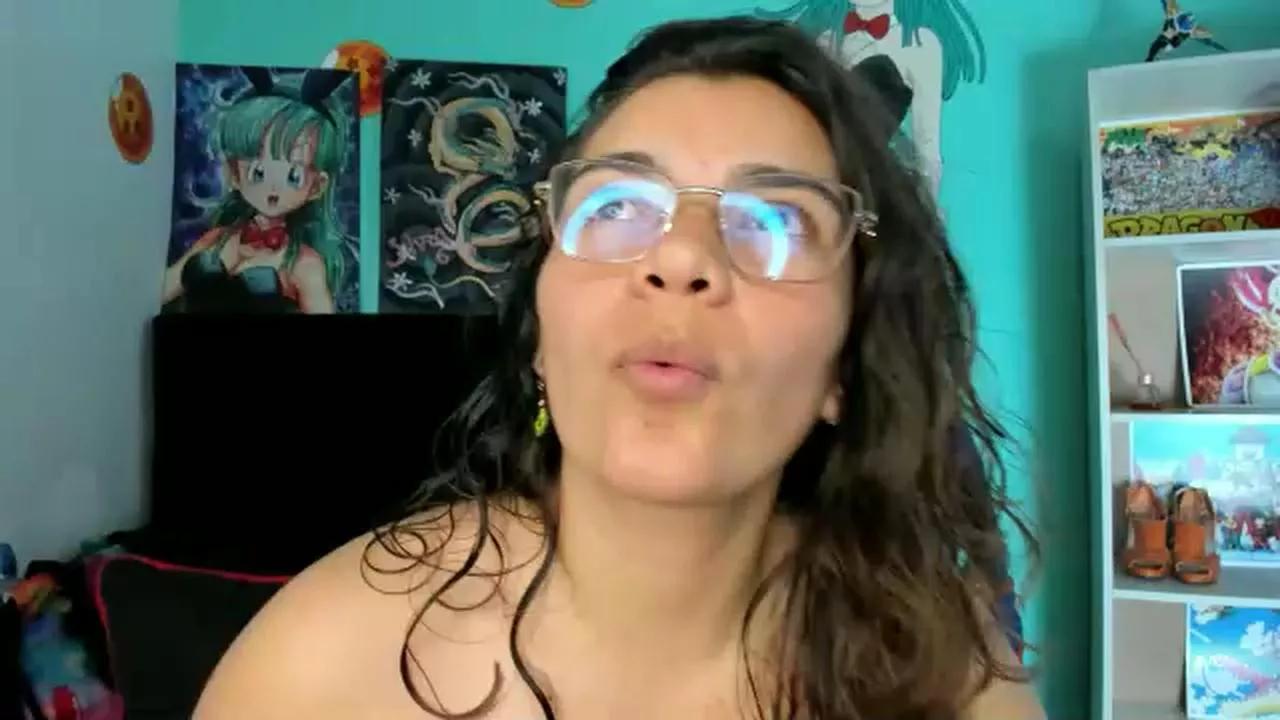 Offline bulma_hot_ on Cam4