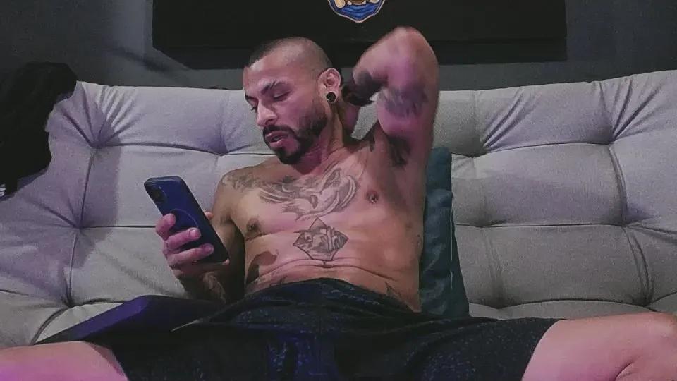 Offline CallMeDouglas on Cam4