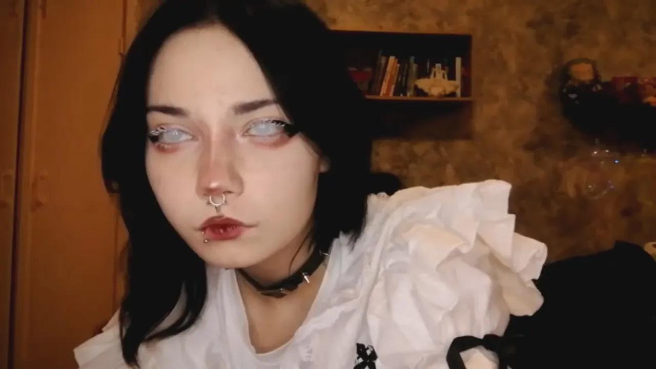 Offline CandraDeignan on Cam4
