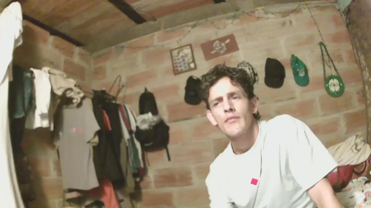 Offline carlos9180 on Cam4