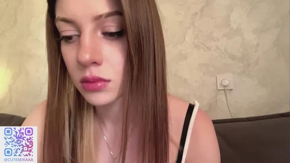Offline CarolynGero on Cam4