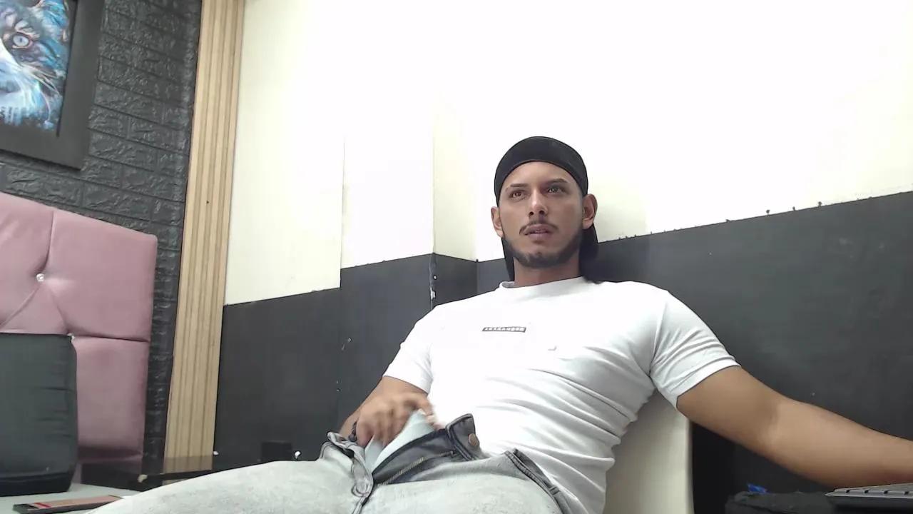 Chris_Dick99 on Cam4