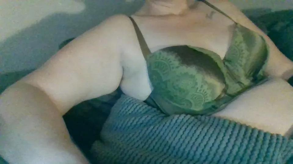 Offline curvy_women on Cam4