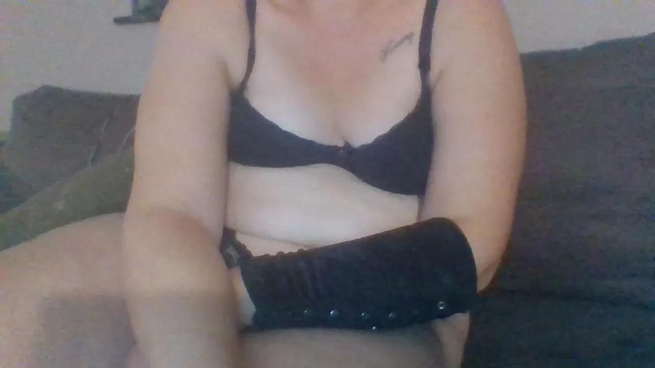 Offline curvy_women on Cam4