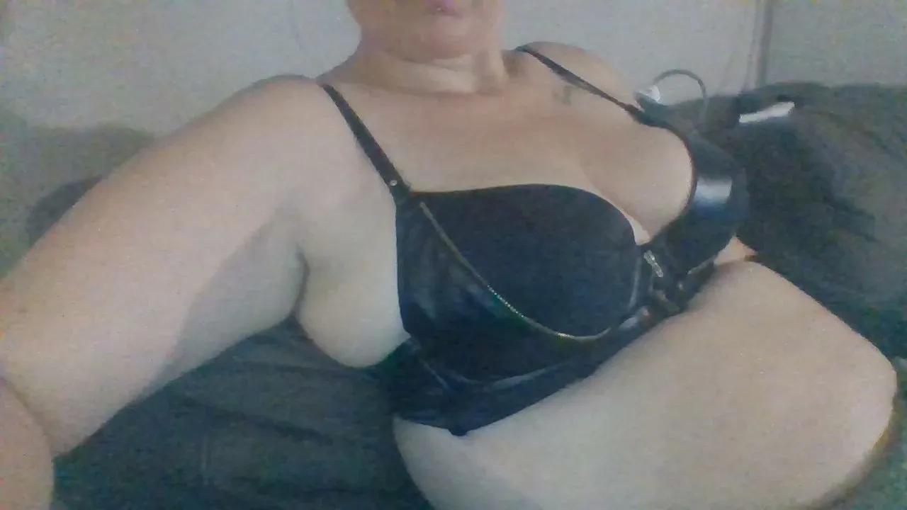 Offline curvy_women on Cam4