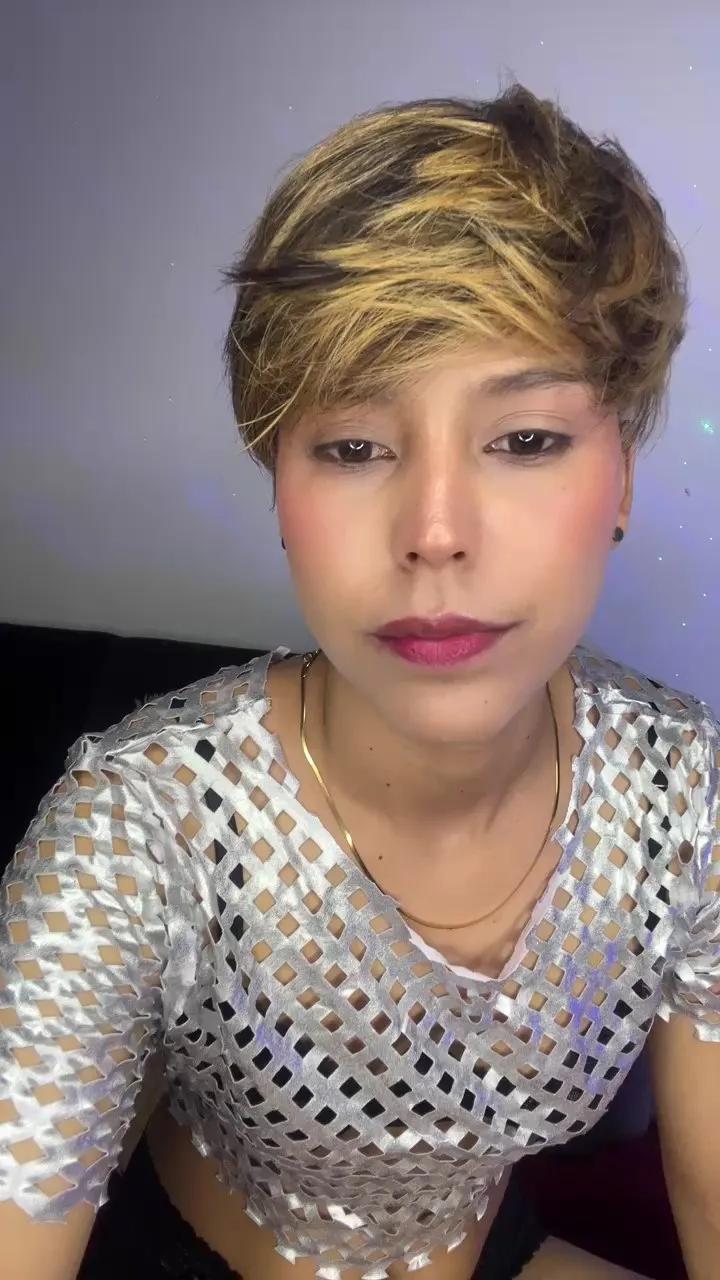 Offline Cute_valerie666 on Cam4