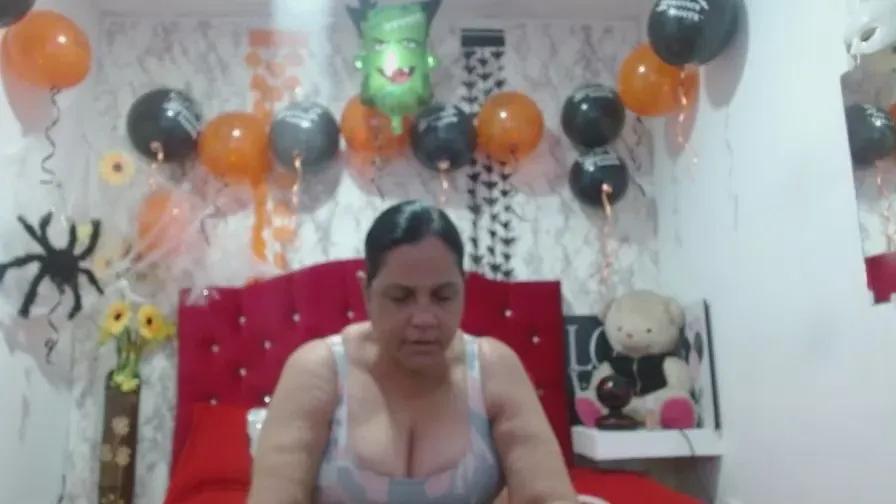 DannaLaNegra2 on Cam4 