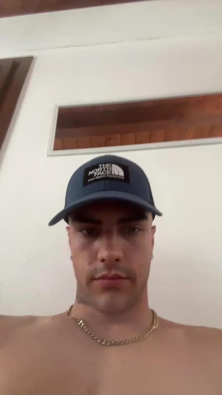 Davidegiuliano1 on Cam4