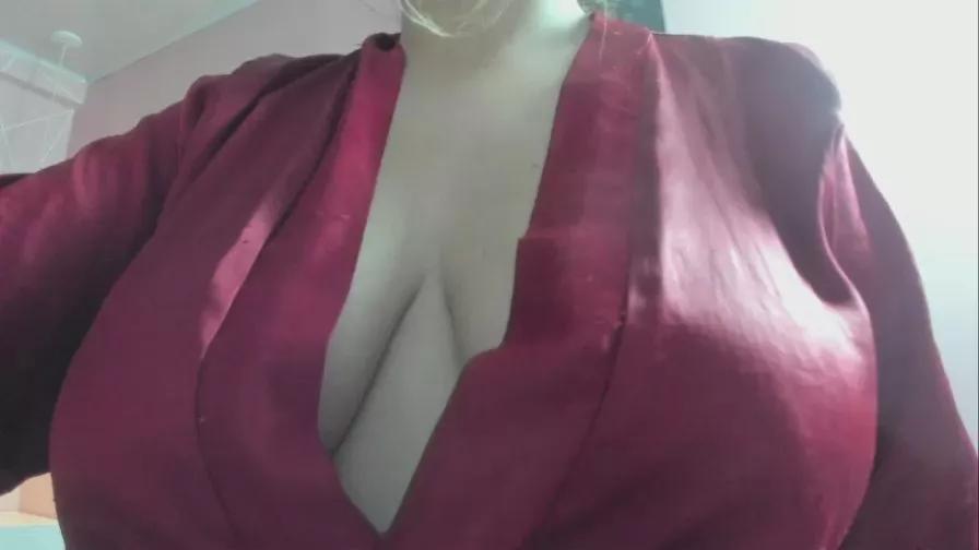 dolly_zoe on Cam4 