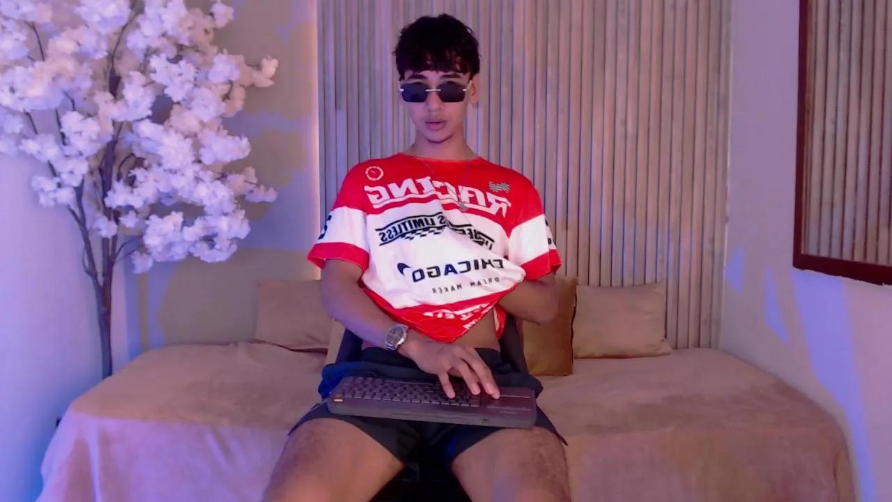 Offline Dominic_ghost on Cam4