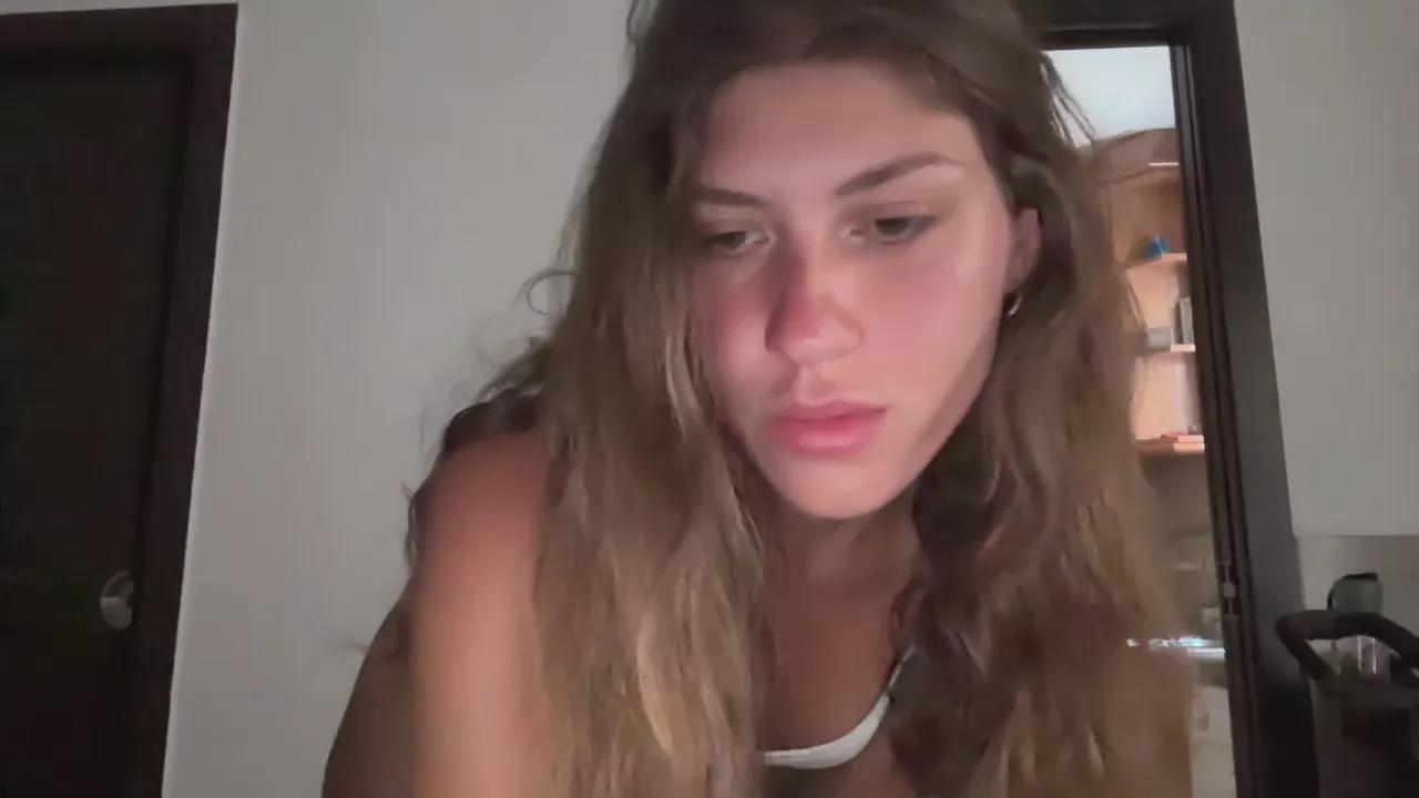 Offline Domm99 on Cam4