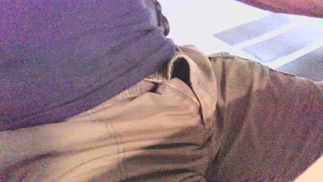 Offline edging_bbc on Cam4