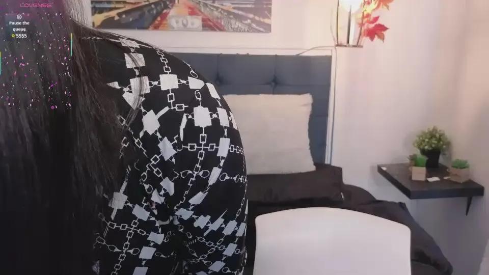 Offline elowen_halley1 on Cam4