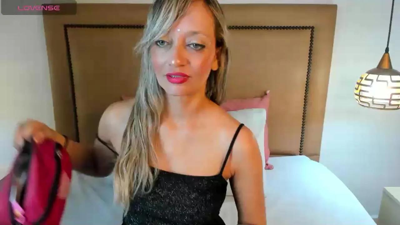 emma_collson on Cam4 
