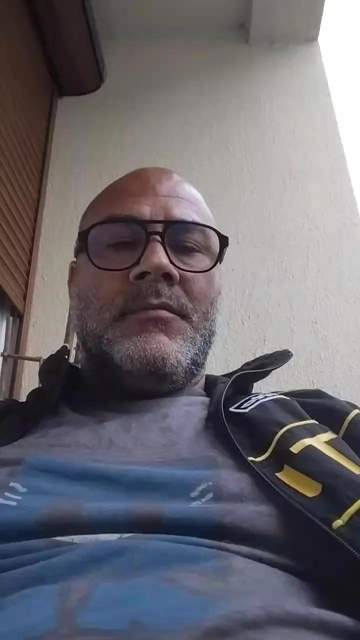 Footjobest60 on Cam4 