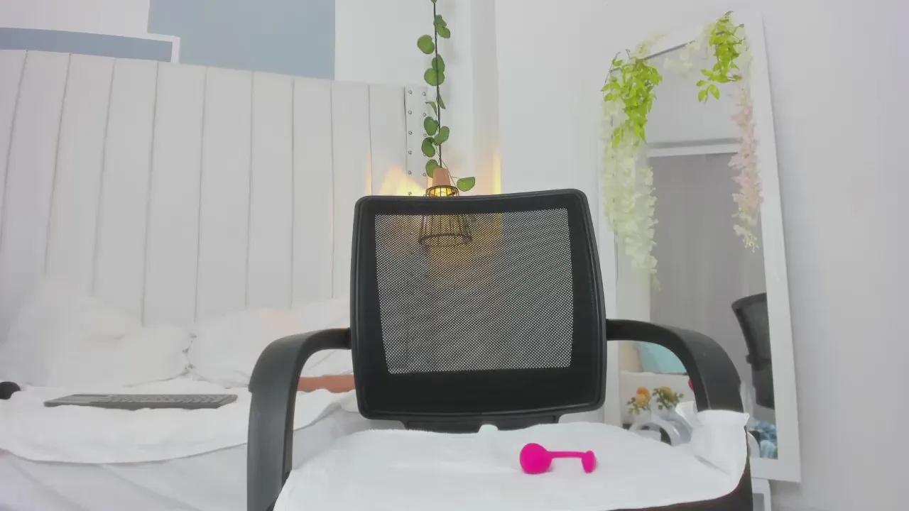 Hana_gray on Cam4