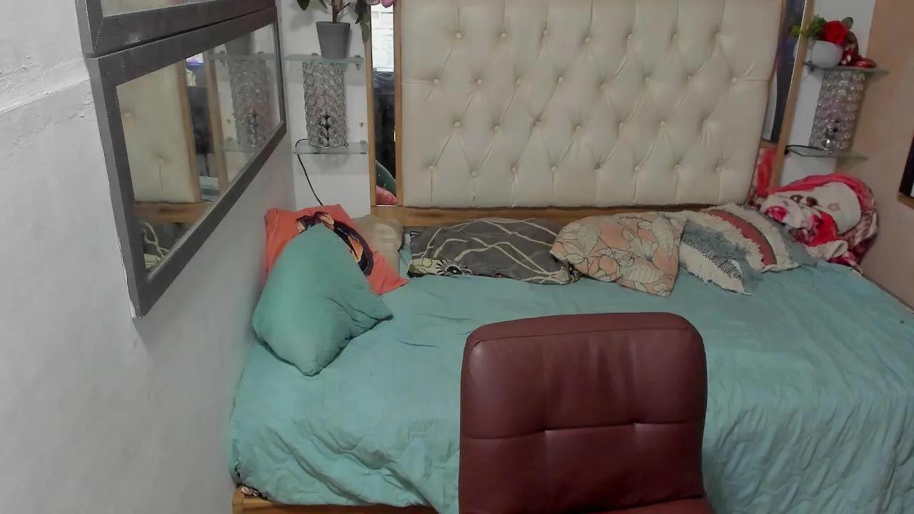 Offline heiker_ on Cam4