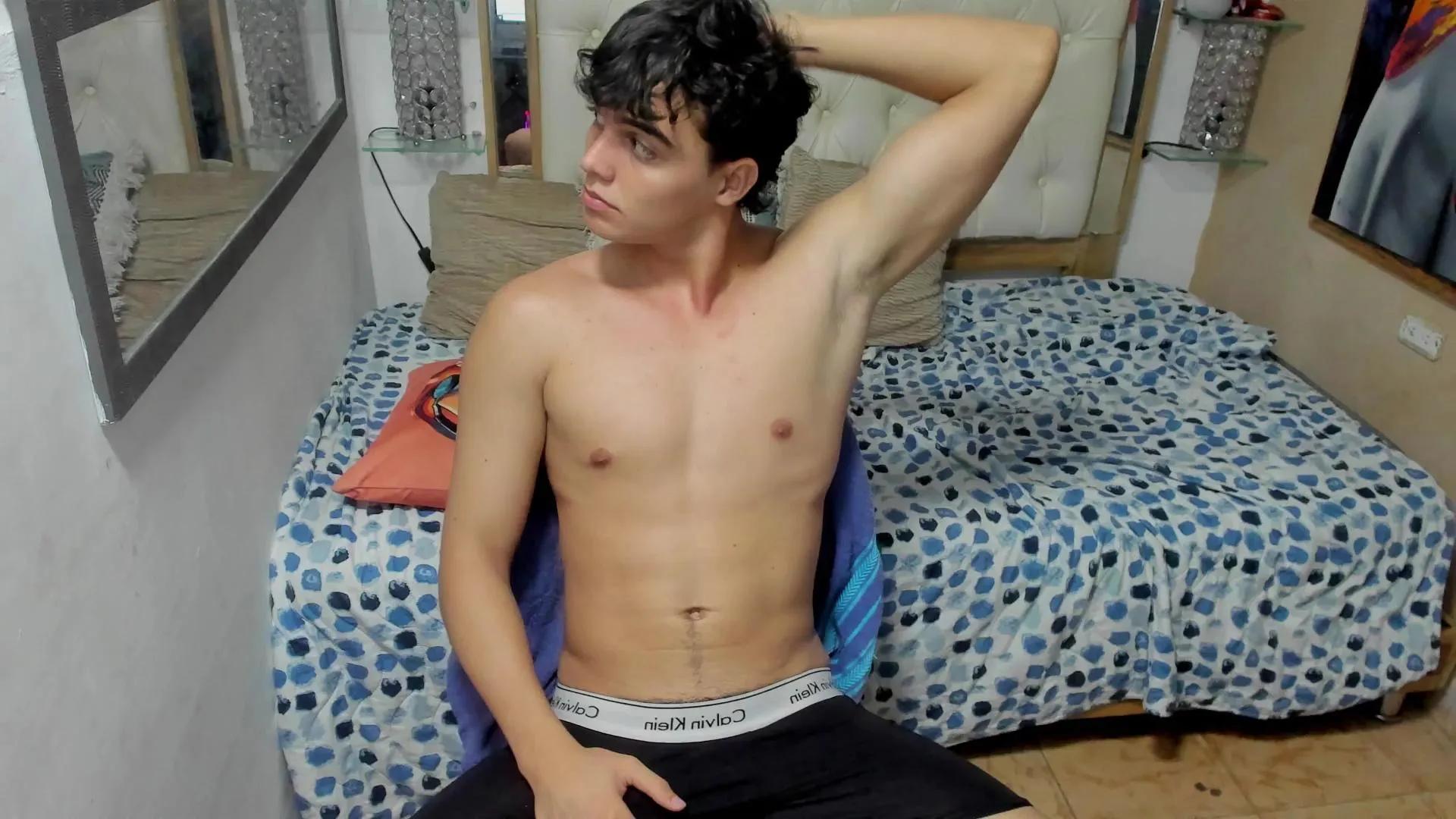 Offline heiker_ on Cam4