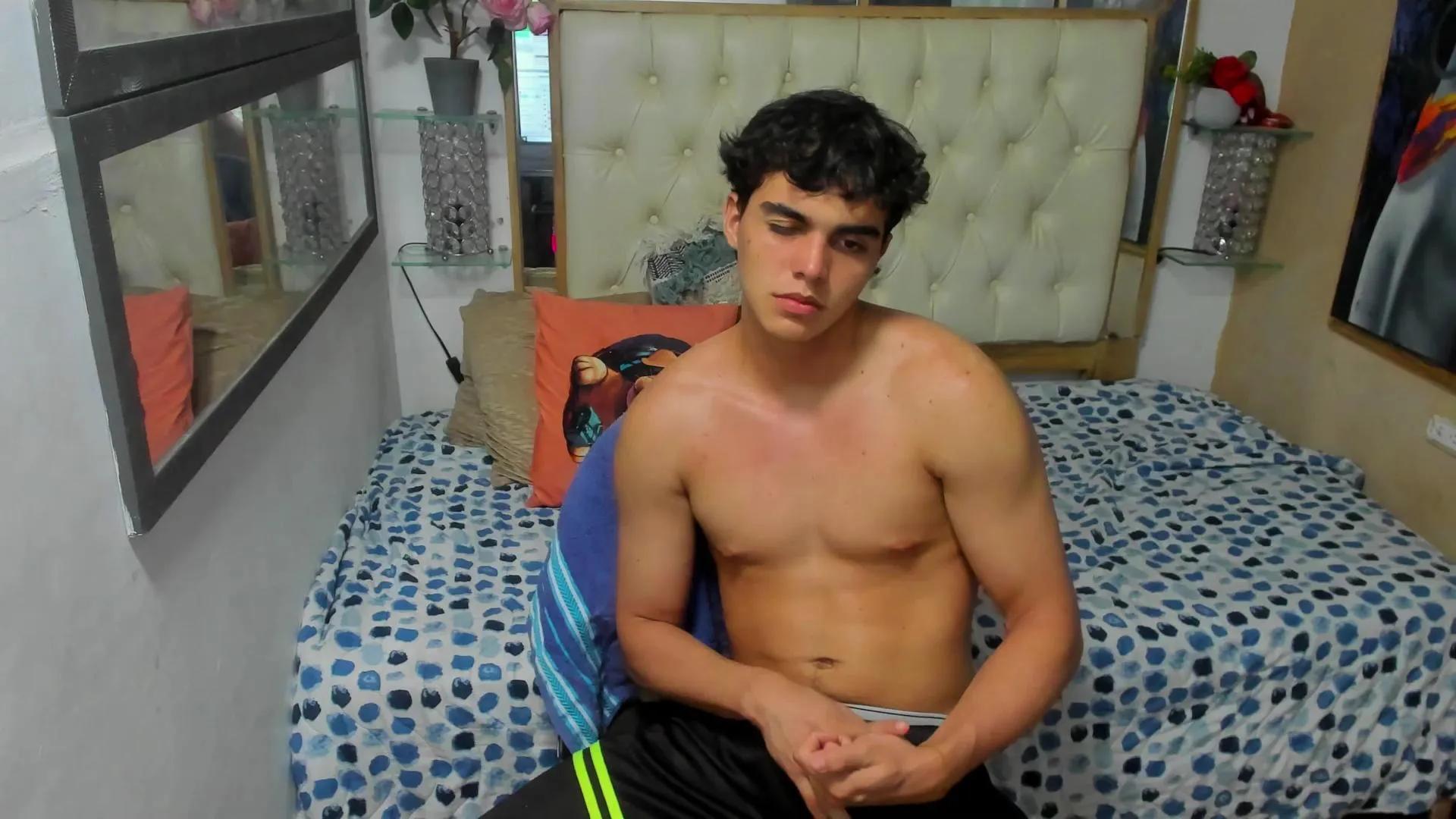 Offline heiker_ on Cam4