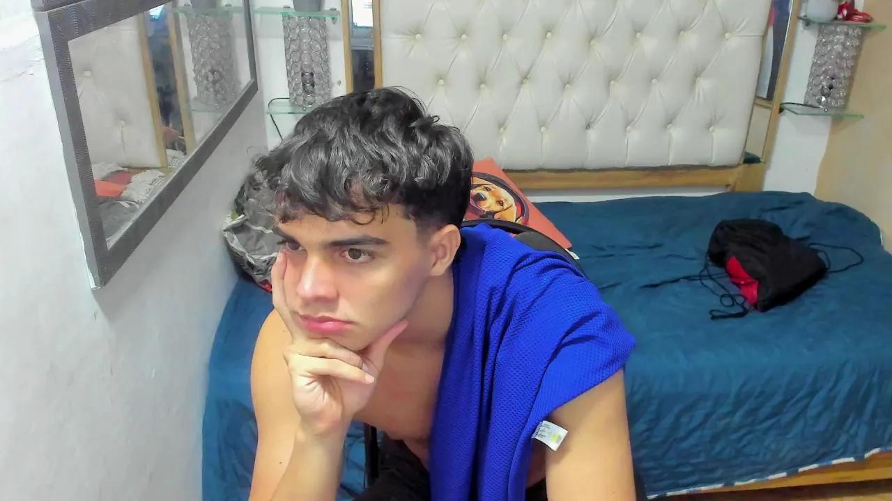 Offline heiker_ on Cam4