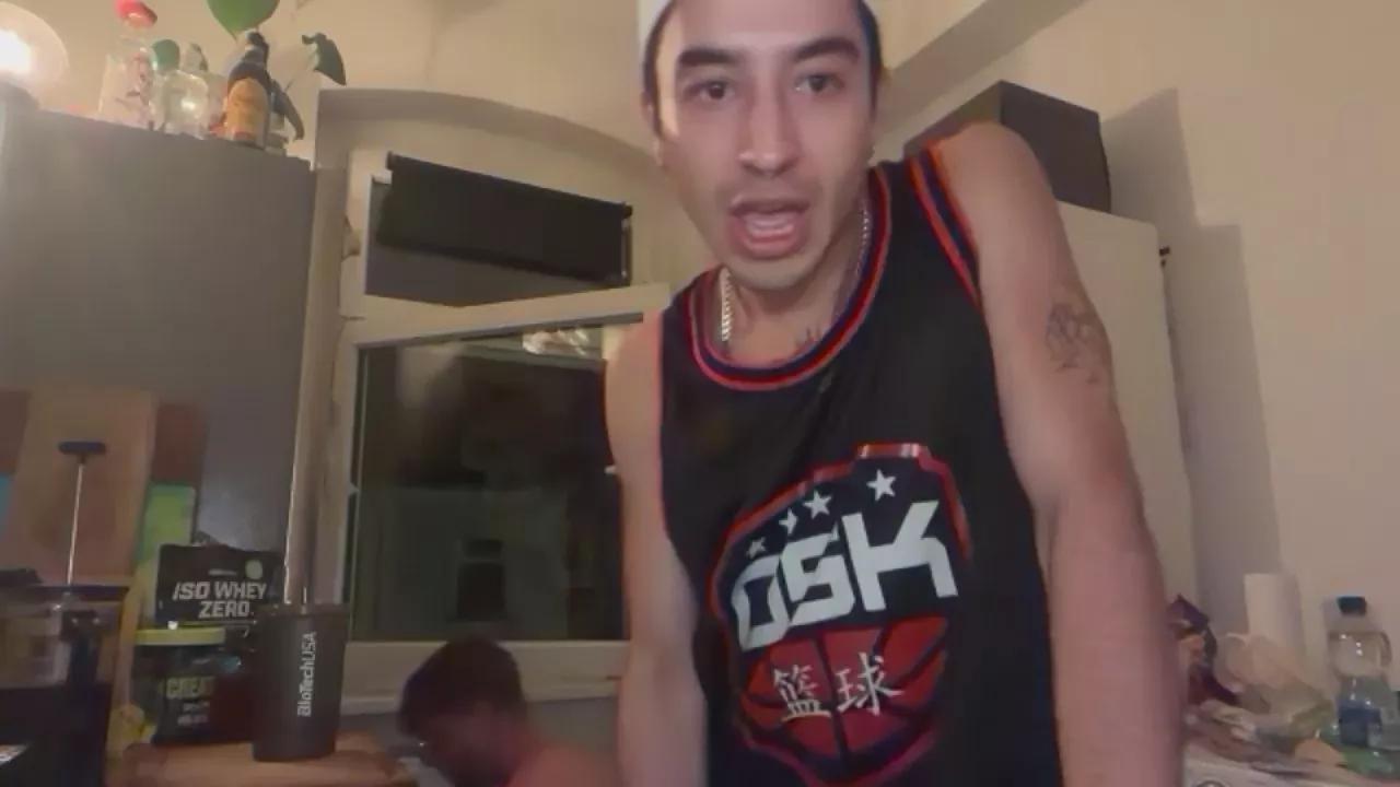 Offline Heikhoe69 on Cam4