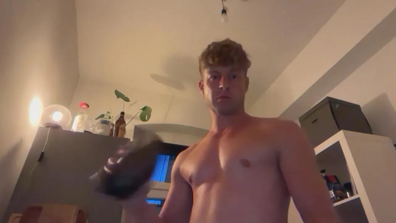 Offline Heikhoe69 on Cam4