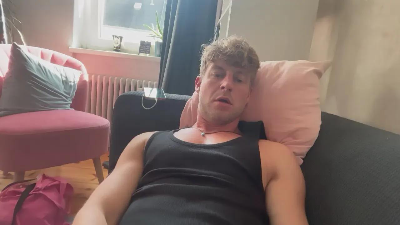 Offline Heikhoe69 on Cam4