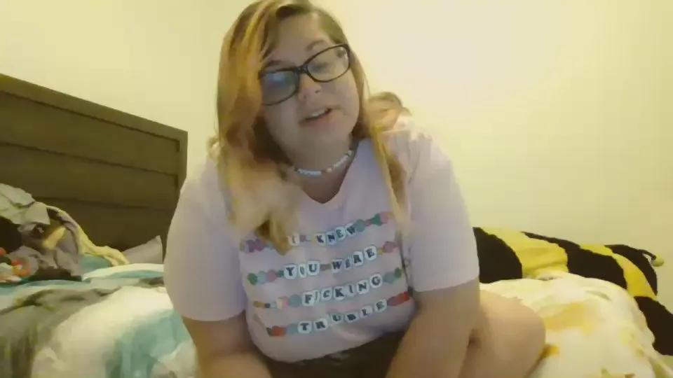 Offline HoneyBear19 on Cam4