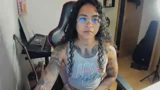 Offline Hot_ama on Cam4