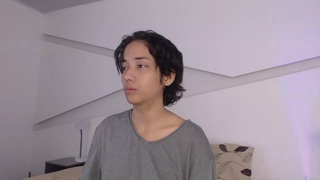 Offline Hotlittlekitty1 on Cam4