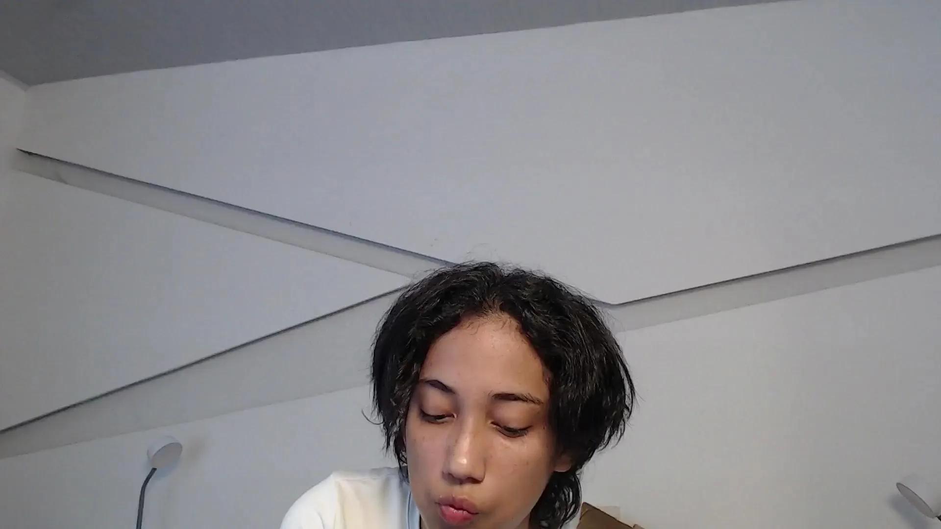 Offline Hotlittlekitty1 on Cam4
