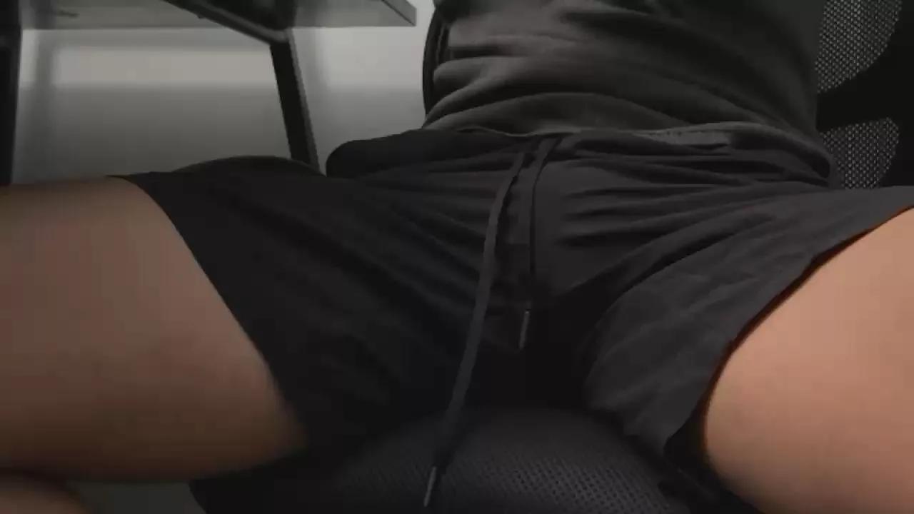 Offline ilexgray on Cam4
