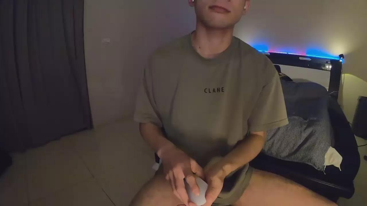 Offline ioio032_xxx on Cam4