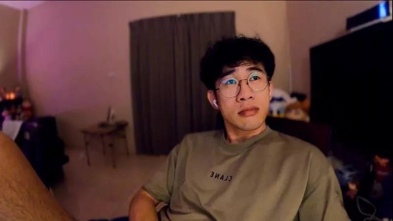 Offline ioio032_xxx on Cam4