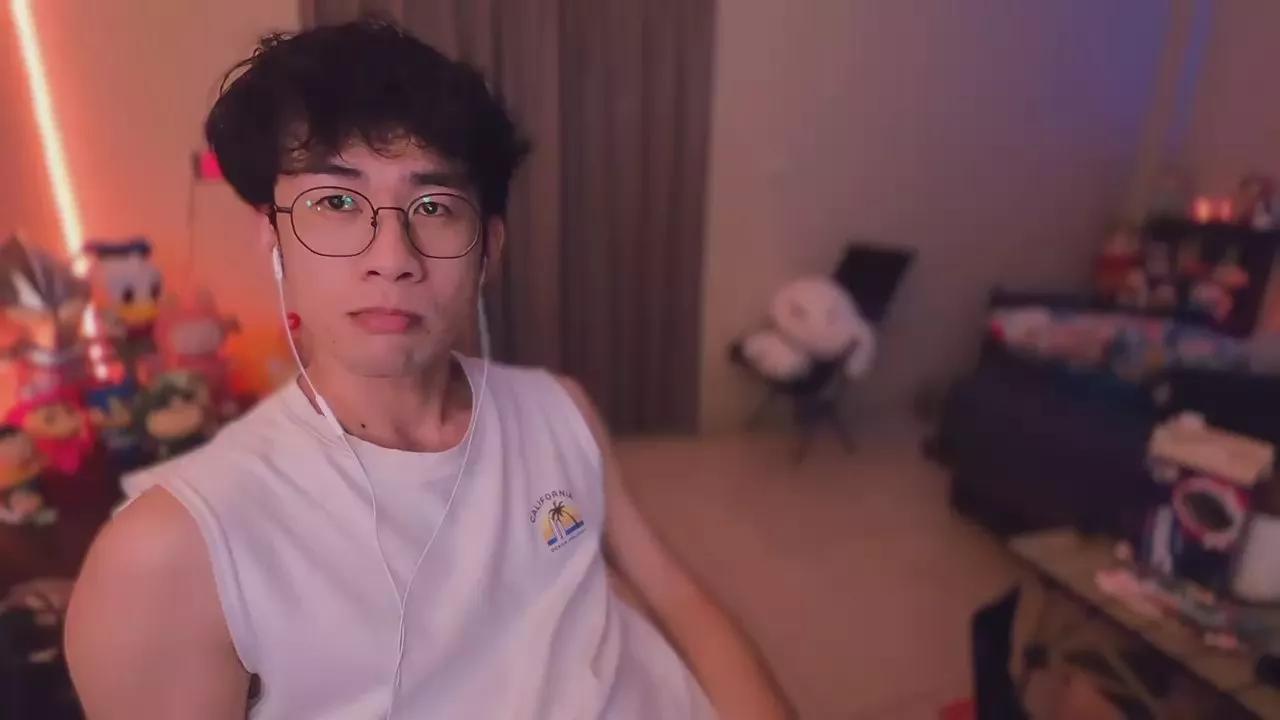 Offline ioio032_xxx on Cam4