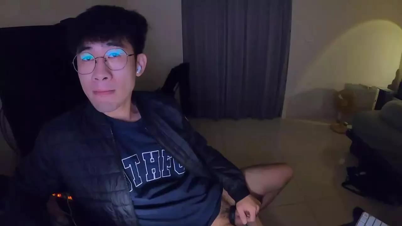 Offline ioio032_xxx on Cam4