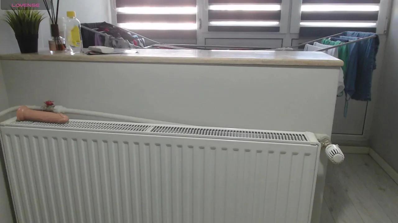Issabella18 on Cam4 