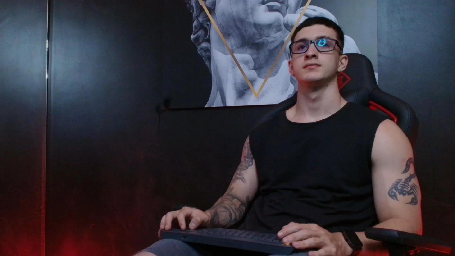 Offline JacksonOlsenn on Cam4