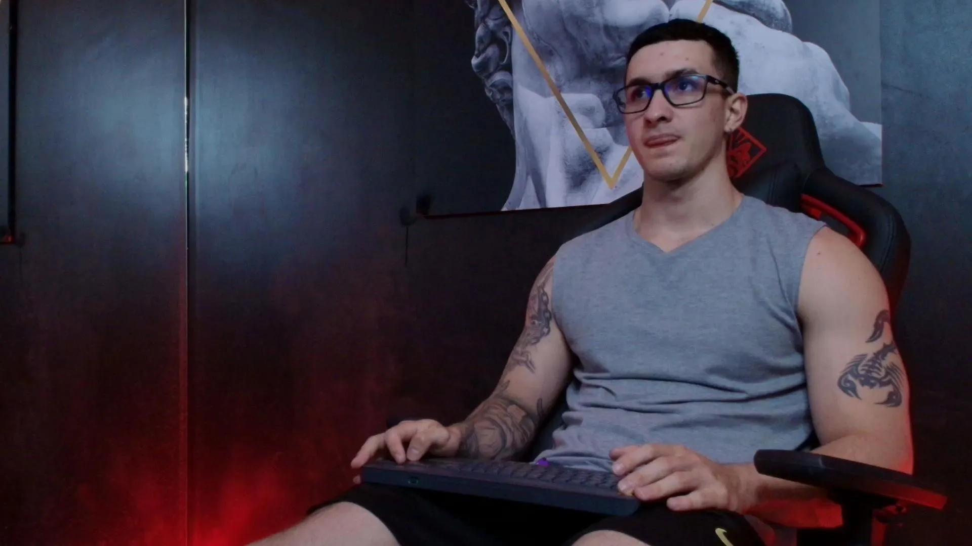 Offline JacksonOlsenn on Cam4