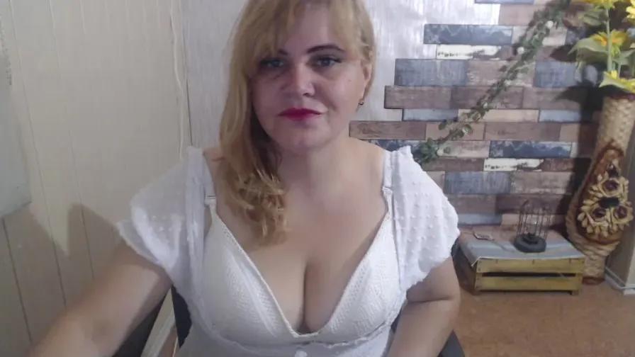 JanaLoveli on Cam4 