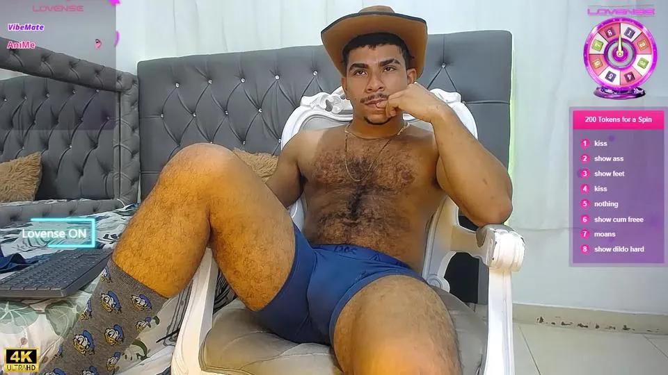 Offline javier_hot27_ on Cam4