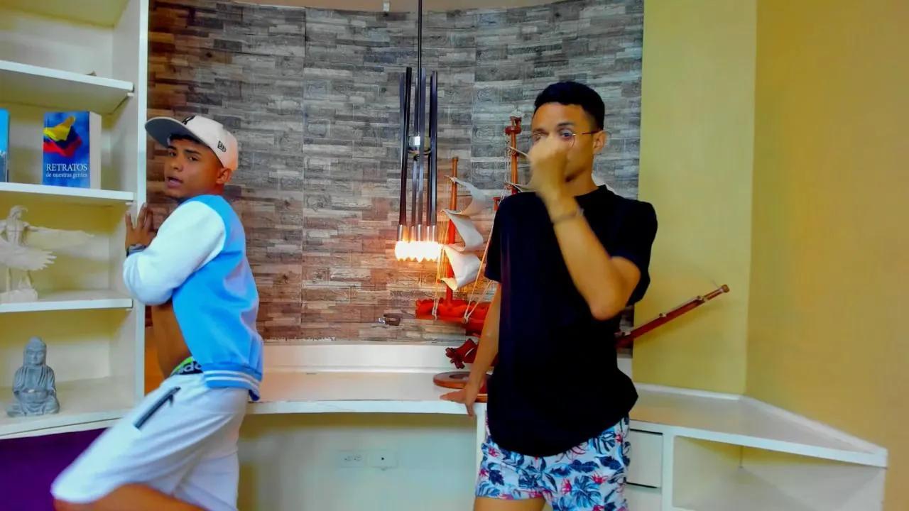 Offline Juicy_Creww on Cam4