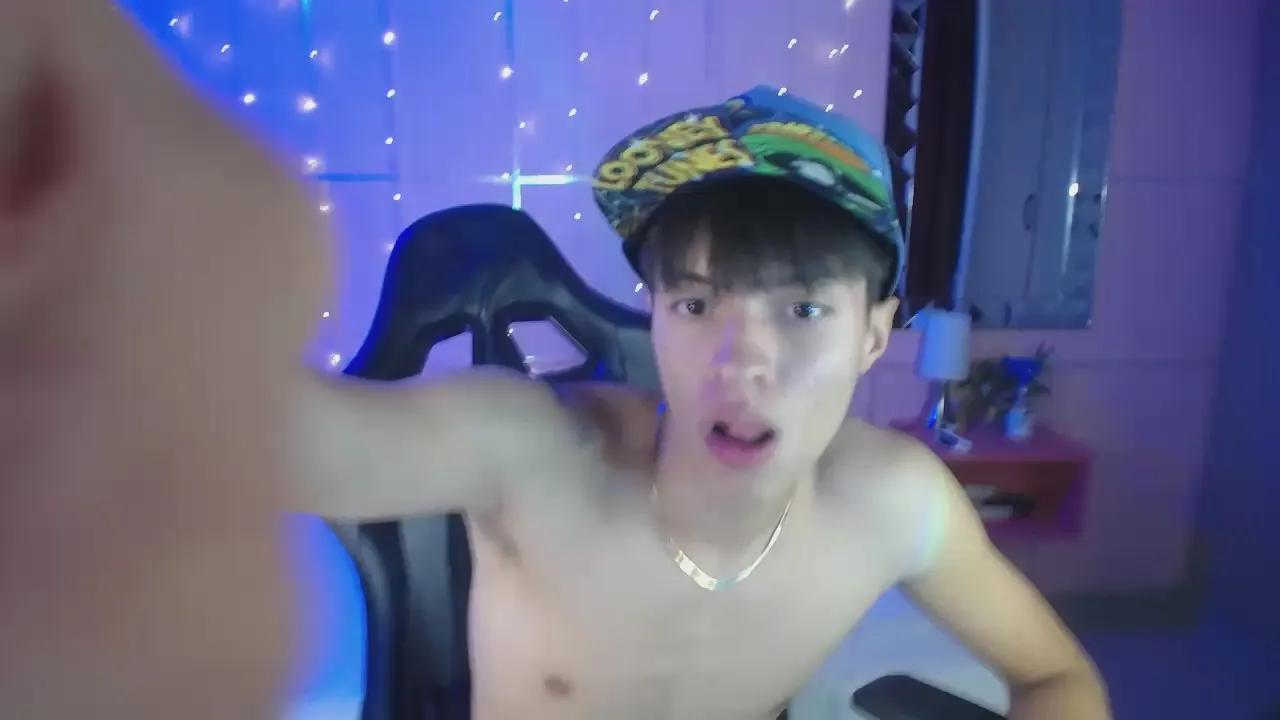 Offline Justin_gray on Cam4