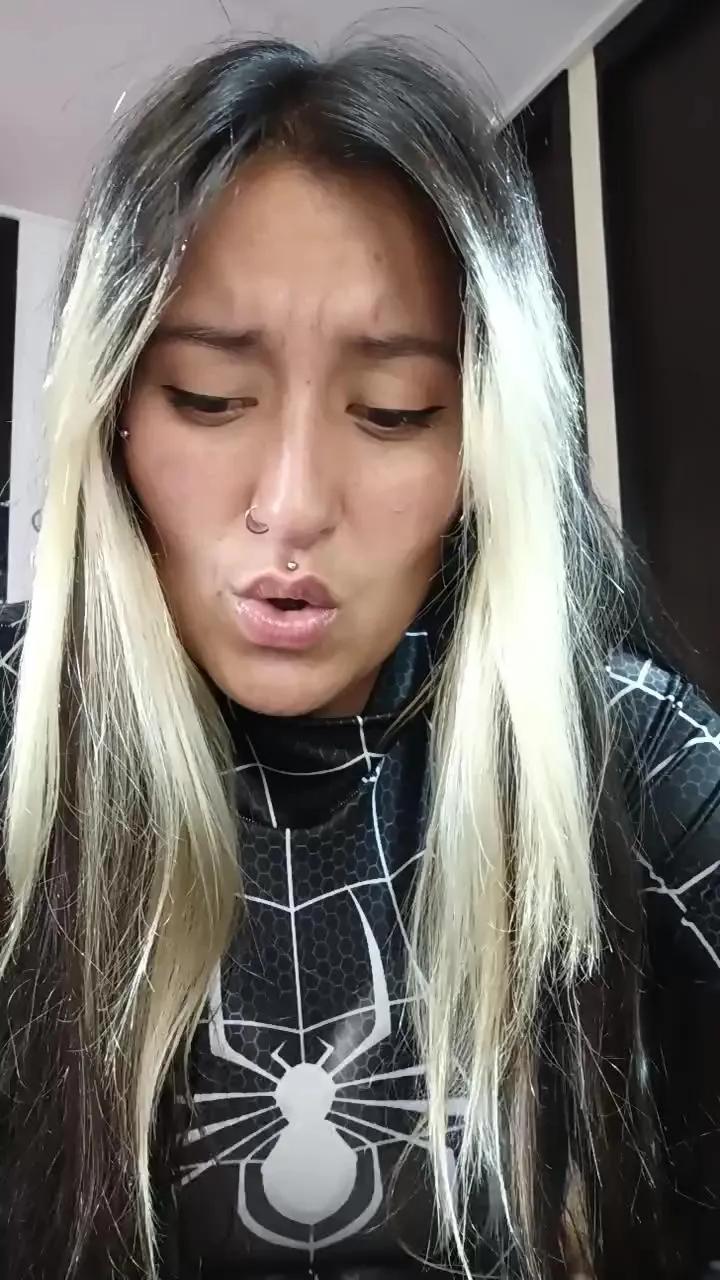 Offline Kitty_goddess on Cam4