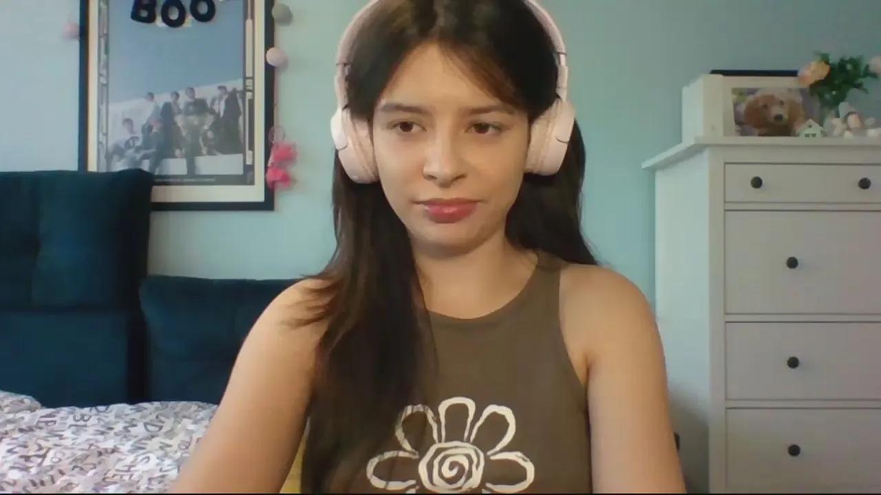 Offline LariceSweetgirl on Cam4