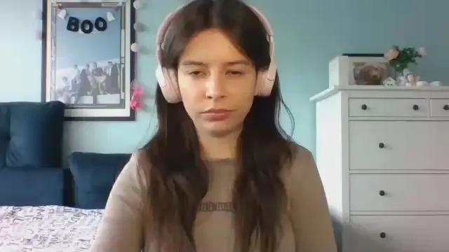 Offline LariceSweetgirl on Cam4