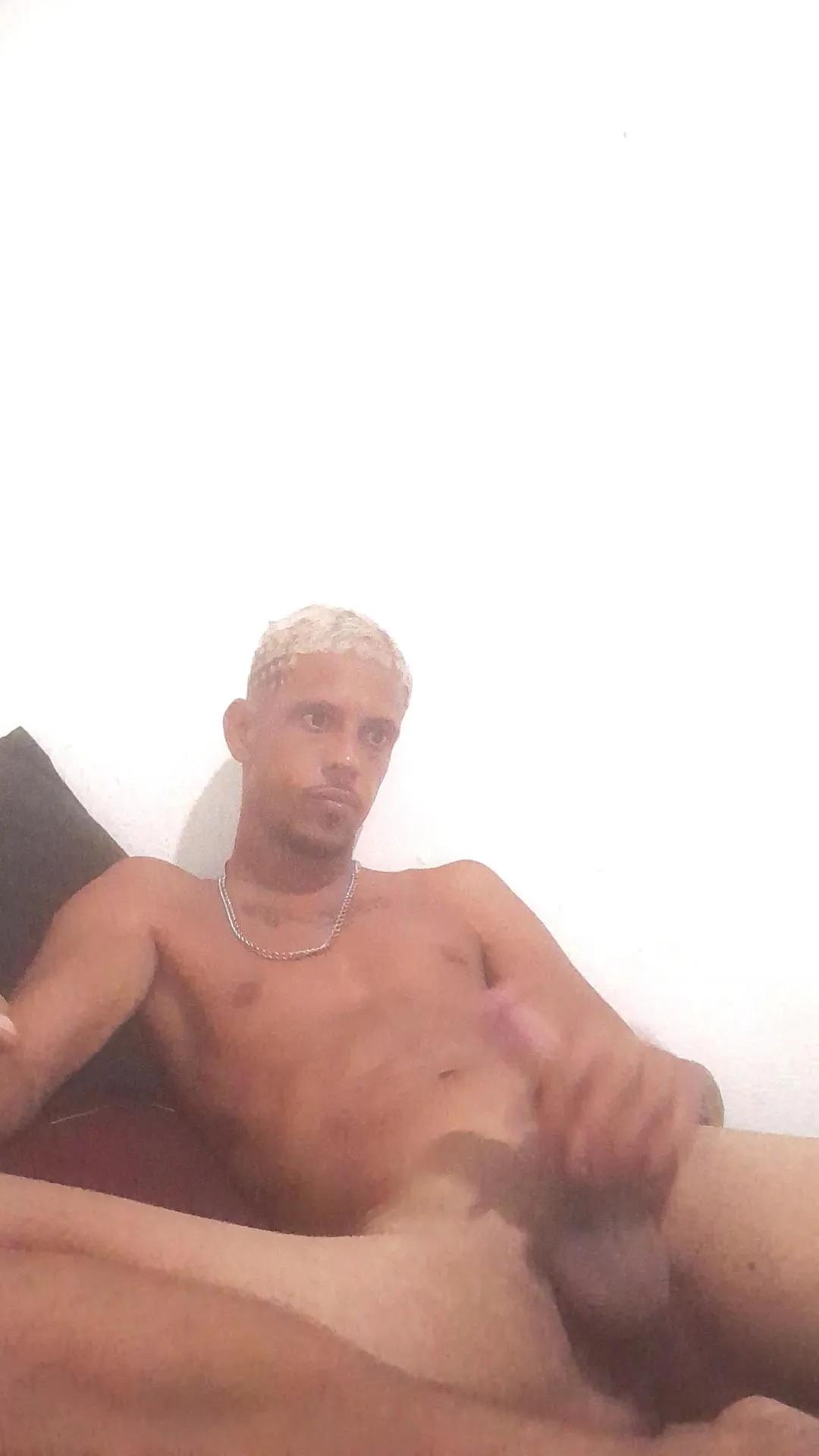 Offline Lccarioca on Cam4